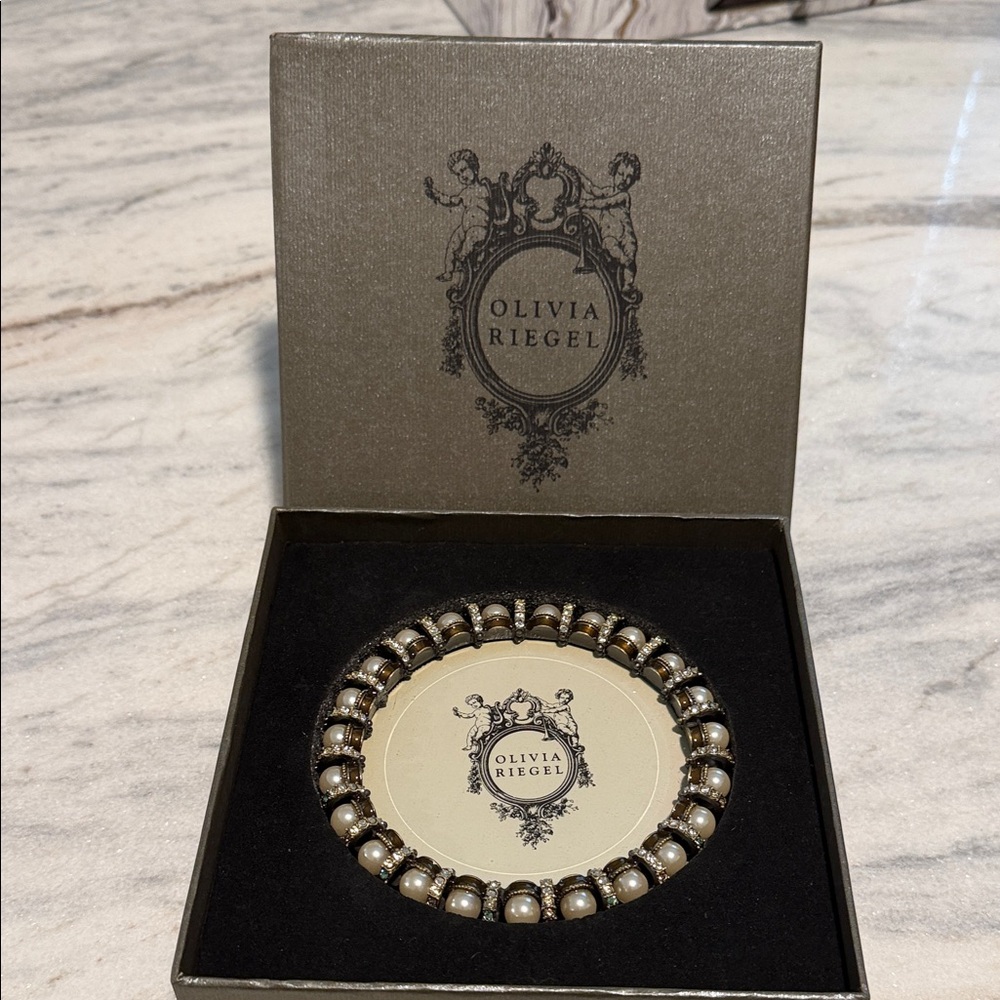 Olivia Riegel Pearl-Trim Round Picture Frame in Antique Gold